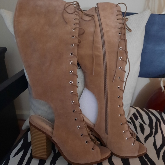 Sexy lace up boots- never worn - Picture 1 of 2